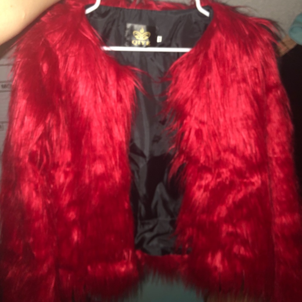 red jacket - Picture 2 of 3